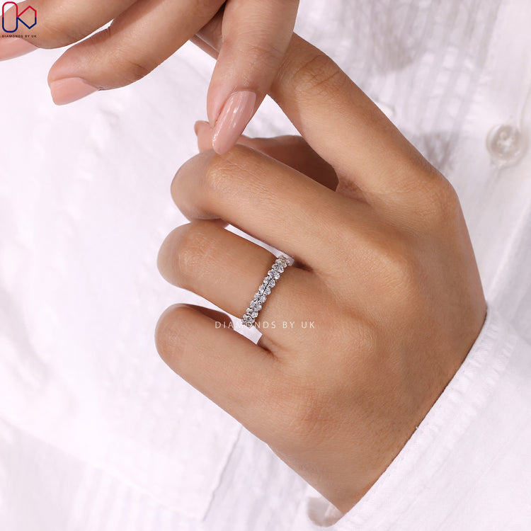 Handmade jewellery with unique details and timeless charm.