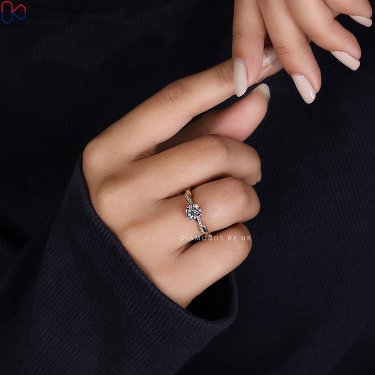 Diamondsbyuk ring with twisted pave ring.
