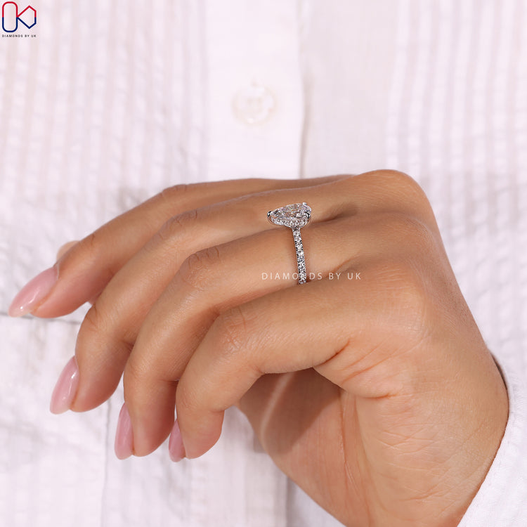 Claw Prong Ring with Round Cut Diamond
