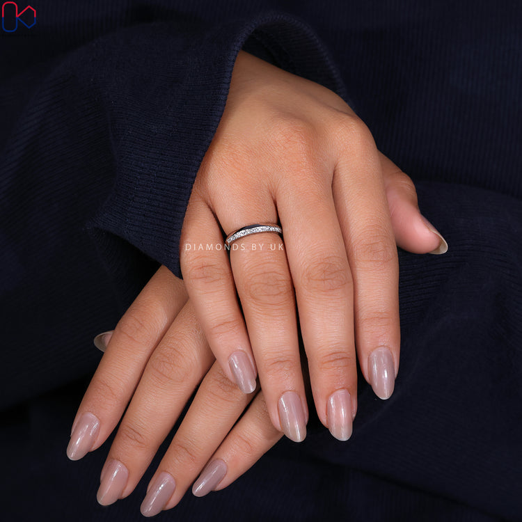 Luxurious Diamondsbyuk wedding band with exceptional detailing.
