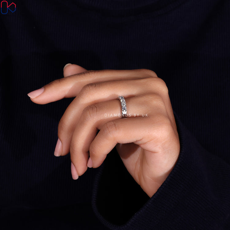Handmade jewelry featuring an exquisite diamond arrangement.
