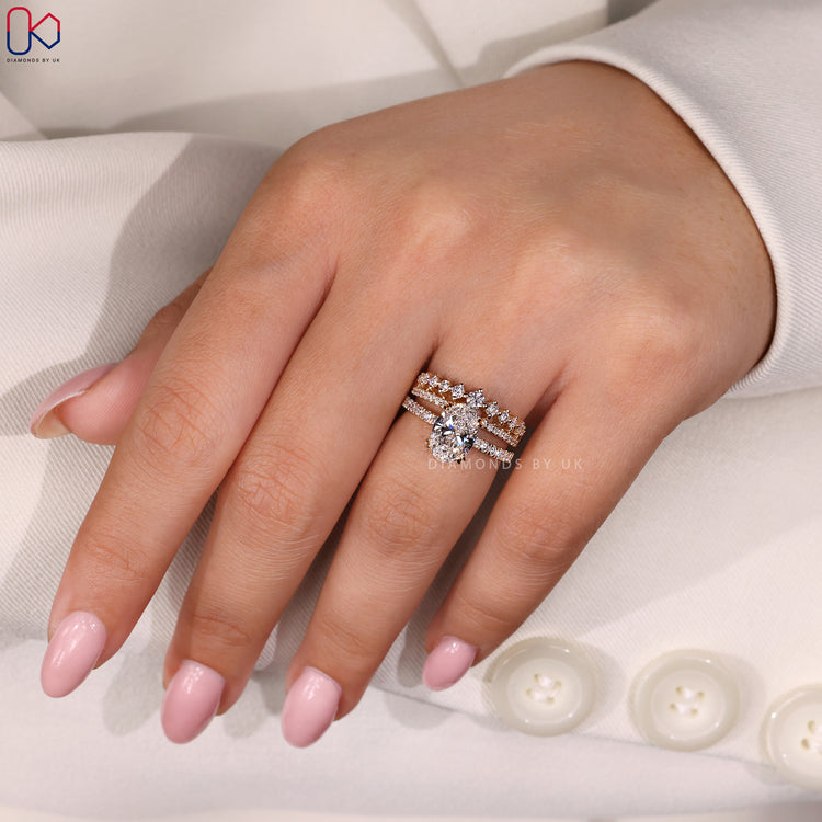 Lab grown diamond bridal set with precise diamond cuts.
