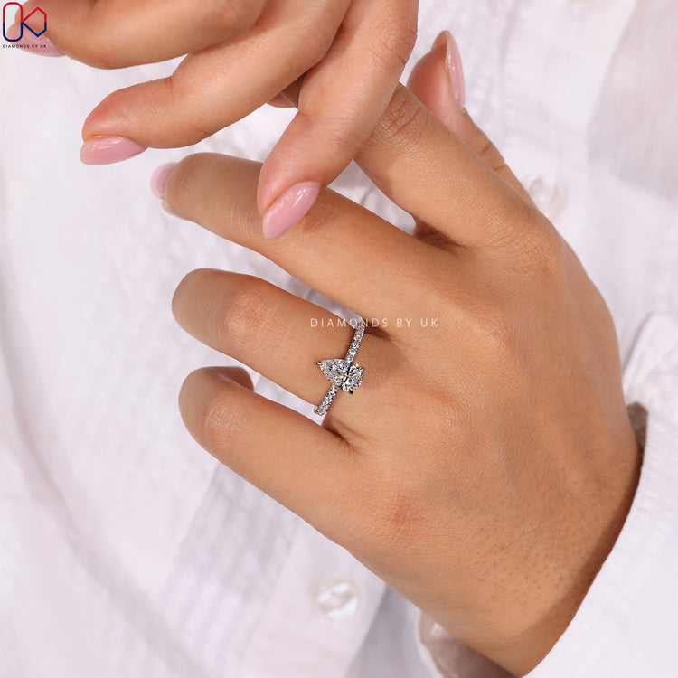 IGI Certified Handmade Ring in White Gold
