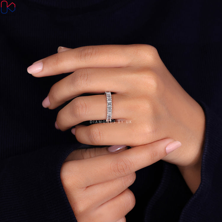 Lab Grown Diamond​ wedding band offering ethical sourcing and unmatched sparkle.