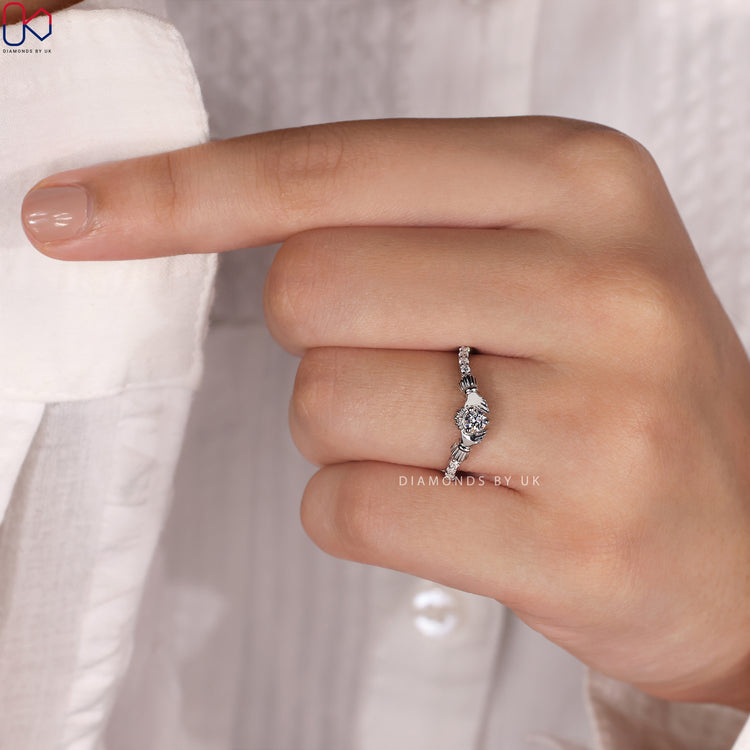 Handmade jewellery with exquisite craftsmanship.
