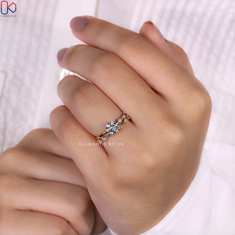 Round cut engagement ring with dazzling lab-grown diamonds.
