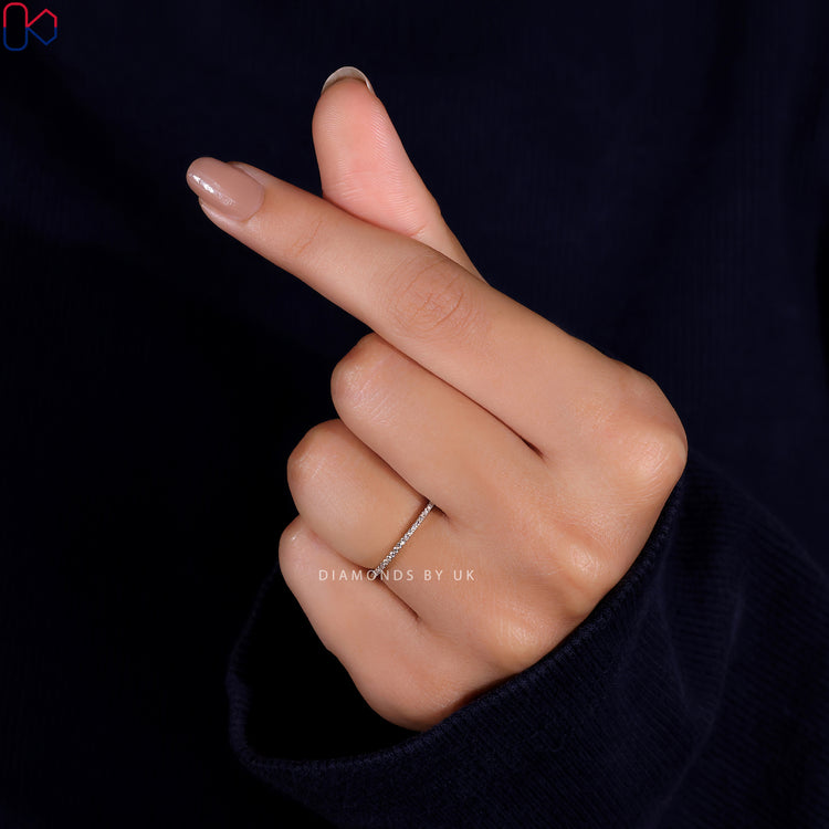 Minimalist Wedding Band with simple yet elegant craftsmanship.
