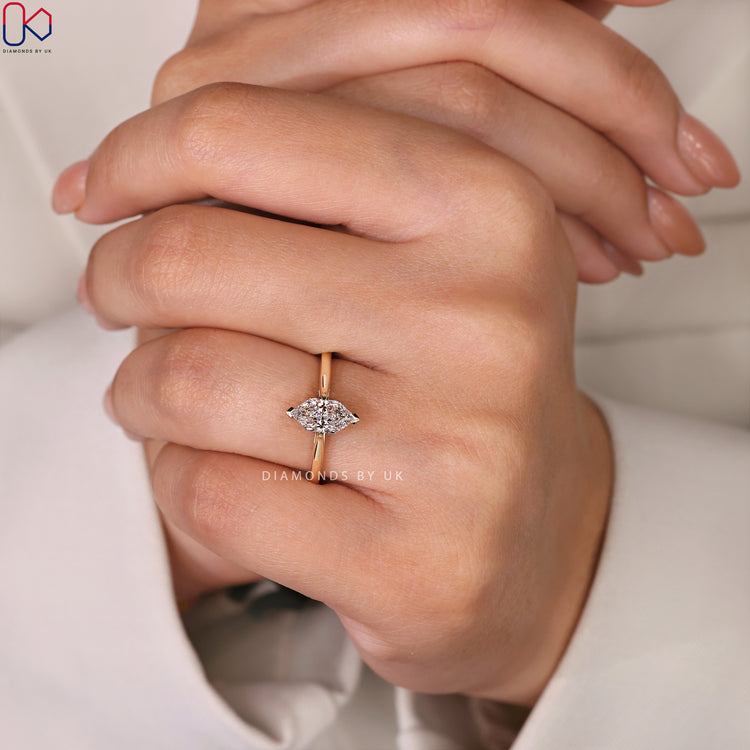 Handcrafted Diamond Ring in Yellow Gold.
