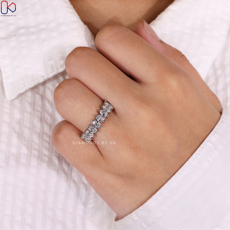 Discover and buy wedding band styles that reflect your unique taste.