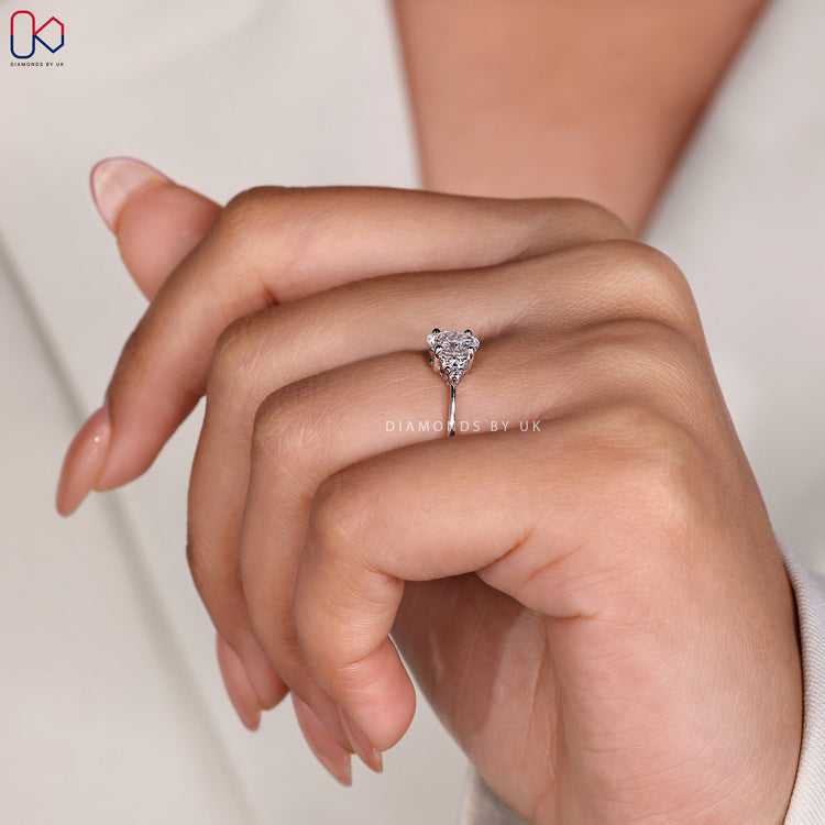 Shop to buy engagement ring featuring an exquisite Oval Diamond Engagement Ring design.
