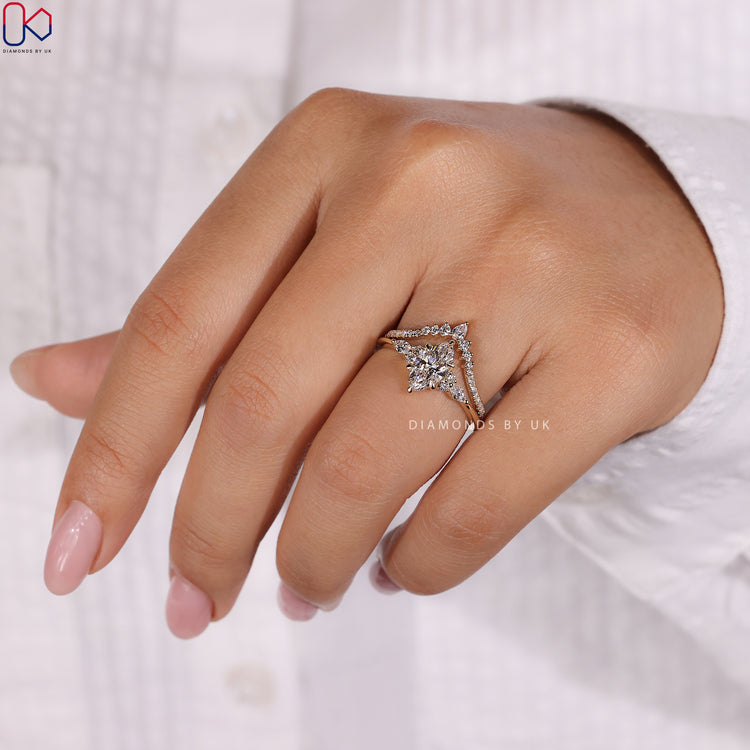Muse ring featuring a delicate and sophisticated look.

