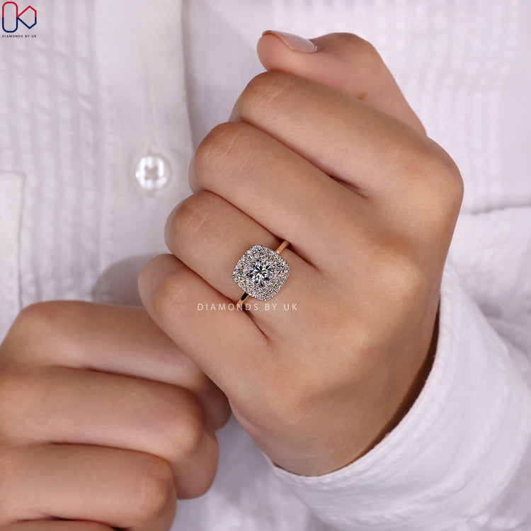 Handmade Jewellery with exquisite details.
