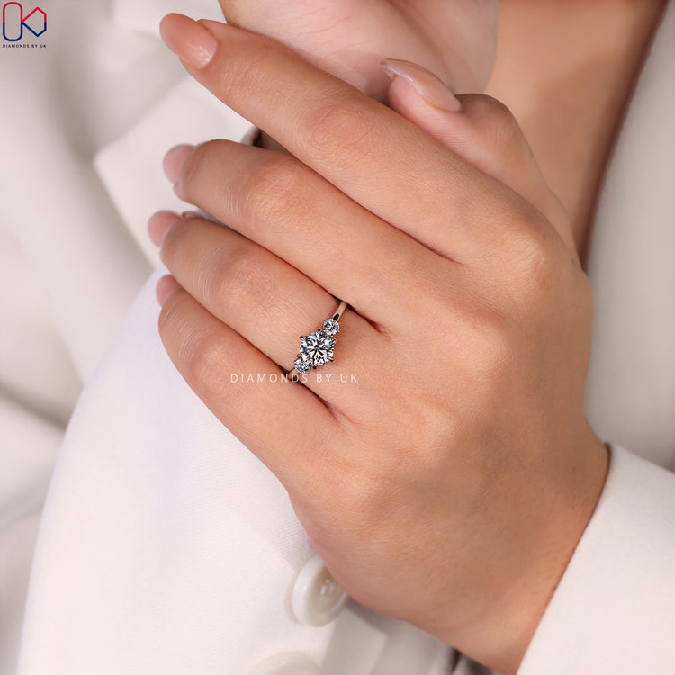 Diamondsbyuk IGI Certified Engagement Ring.