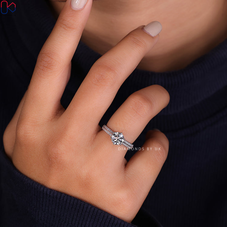 Lab Grown Diamond ring featuring a stunning round cut diamond ring.