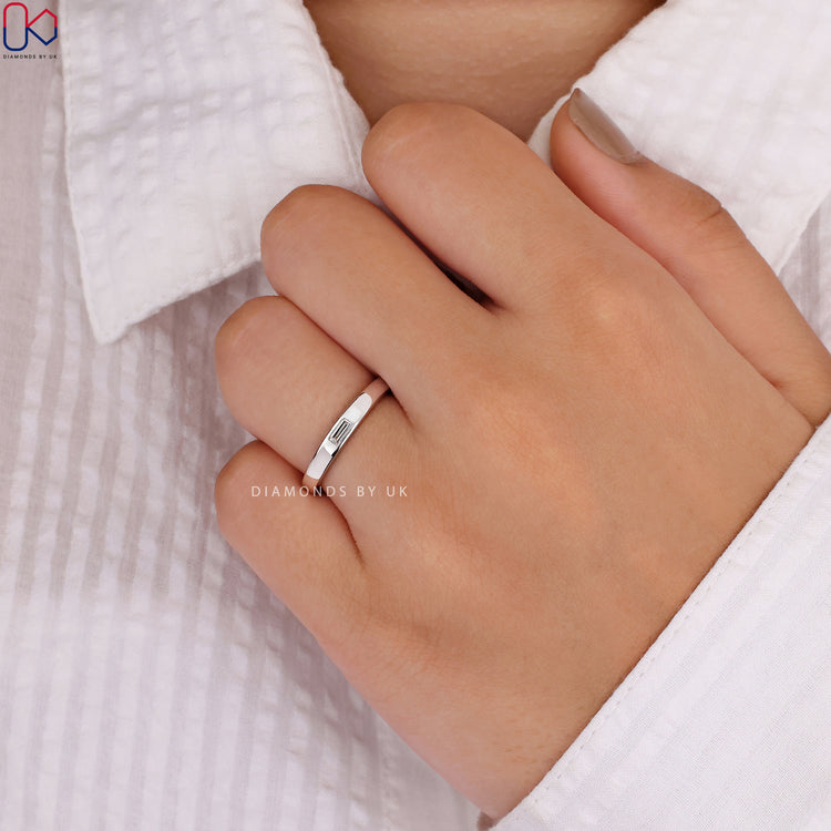 Minimalist wedding band designed for simplicity and understated elegance.
