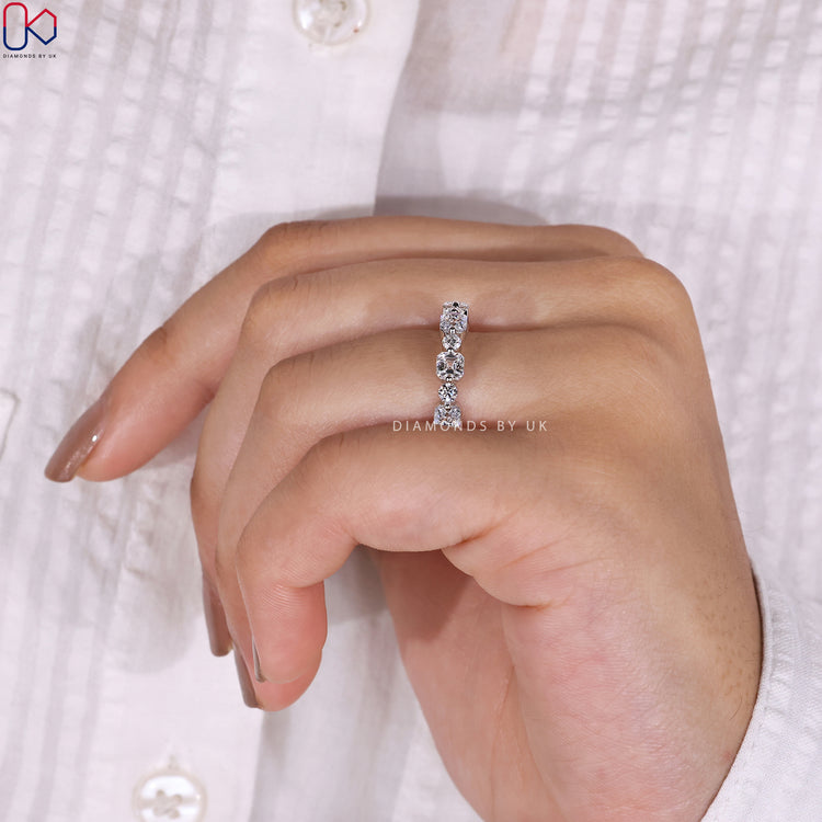 Beautiful handmade jewellery designed to complement every style.