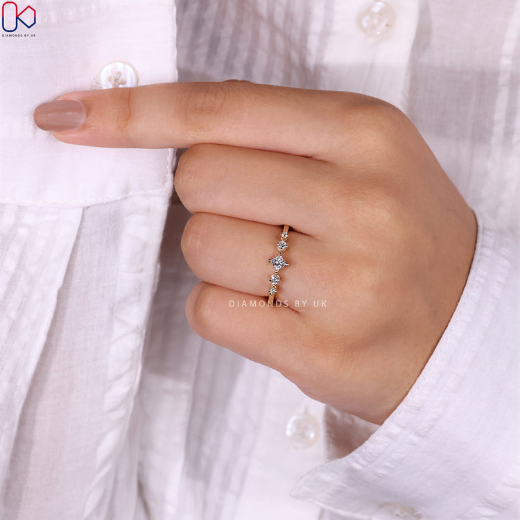 Handmade jewellery featuring lab-grown diamonds.
