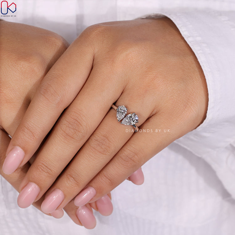 IGI Certified diamond ring for a trusted sparkle.
