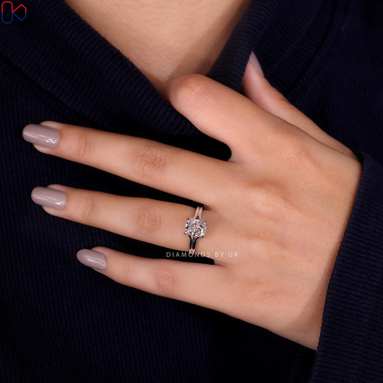 IGI certified cushion cut diamond ring in a unique split shank design.