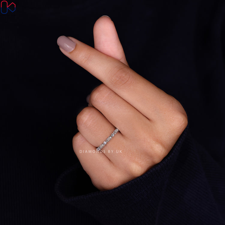 Minimalist wedding band showcasing a simple yet elegant style for everyday wear.
