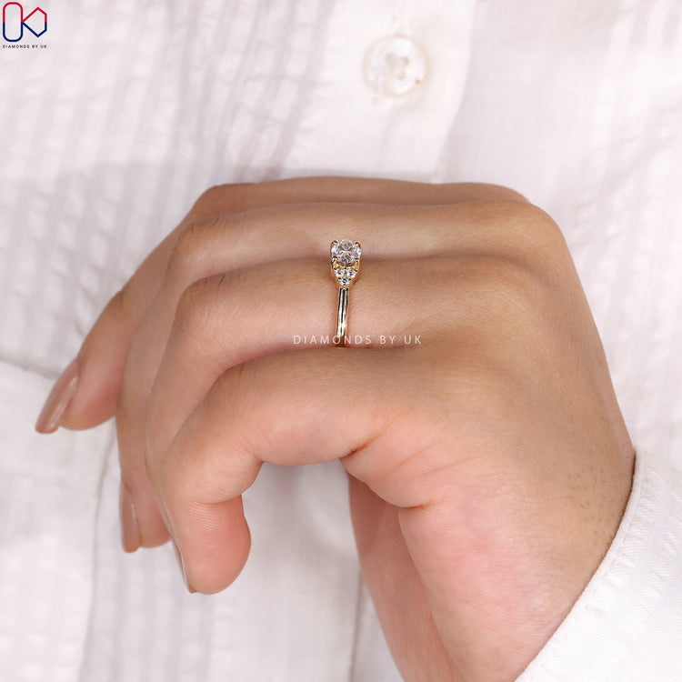 Yellow Gold Ring with a timeless diamond design.
