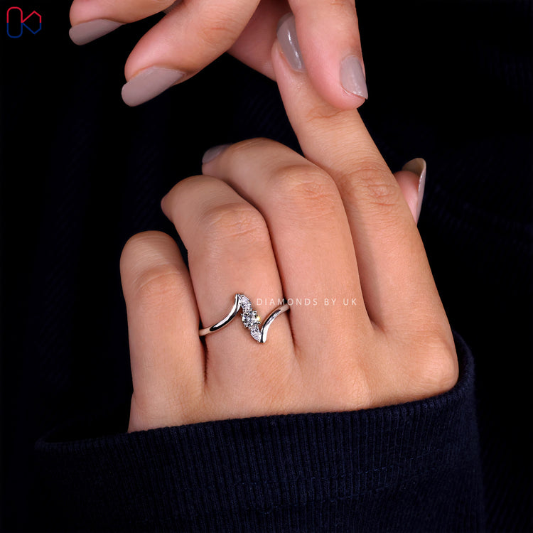 Buy engagement ring with a lab-grown diamond
