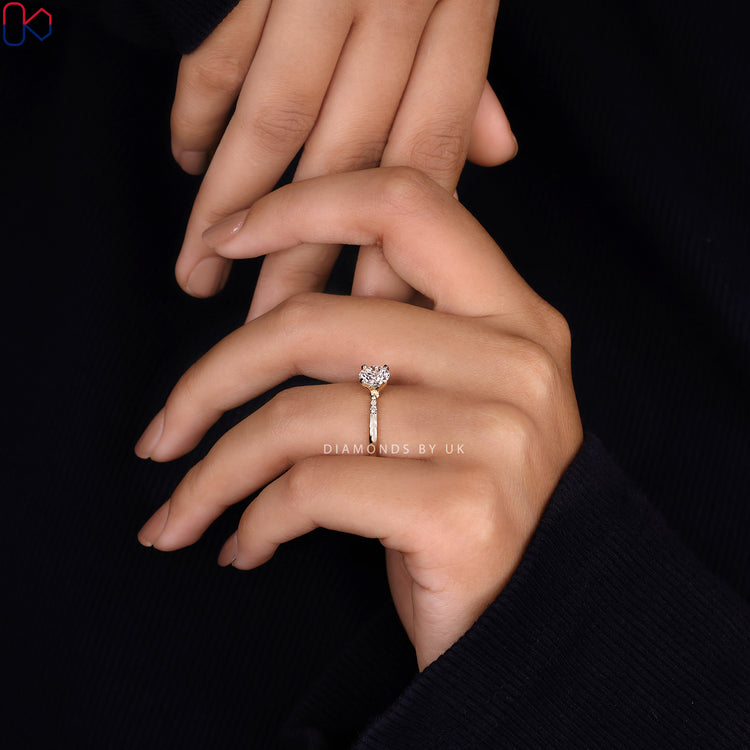 Tab Prongs setting highlighting the beauty of the diamond.