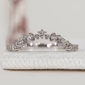 Round Cut Diamond Band in Curved Style