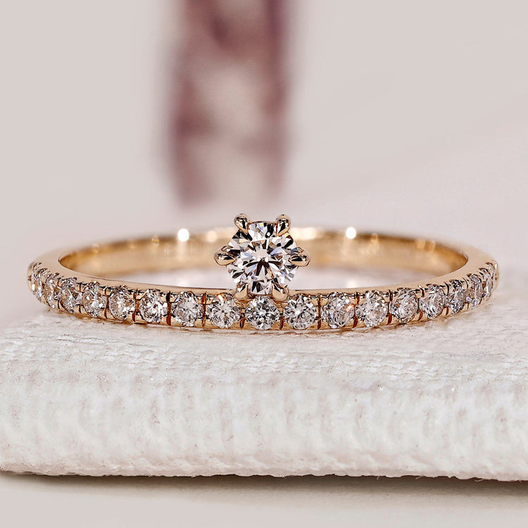Round Cut Diamond Band in Eternity Style