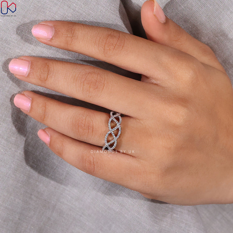 Round cut diamond band matched with Lab Grown Diamond.
