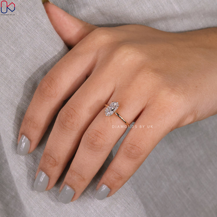 IGI certified yellow gold diamond ring with handmade craftsmanship.
