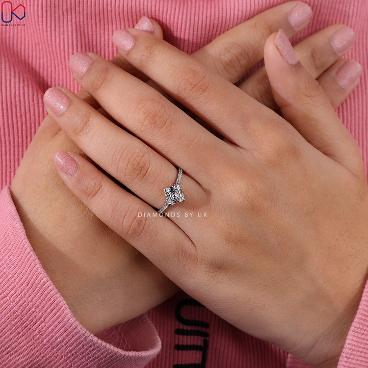 Radiant Diamondsbyuk ring with a hidden halo round diamond ring setting.
