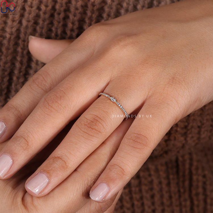 3/4 round cut eternity band in yellow gold for a classic look.
