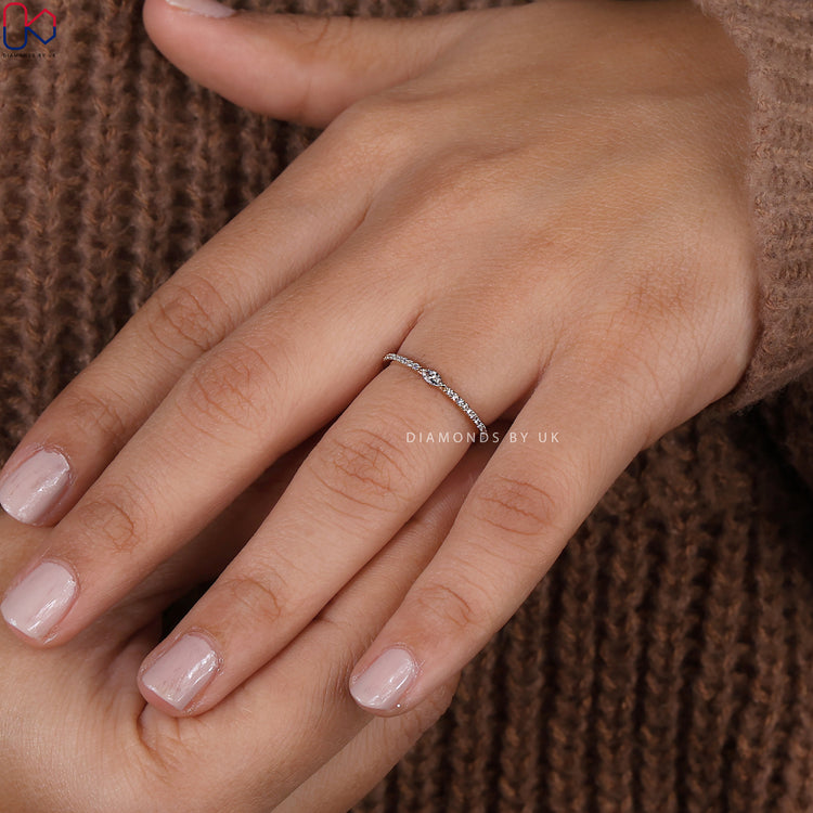 Diamondsbyuk band crafted with attention to detail.

