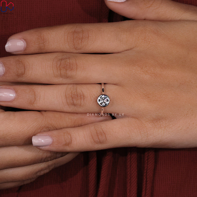 Customise ring to create your dream engagement jewellery.
