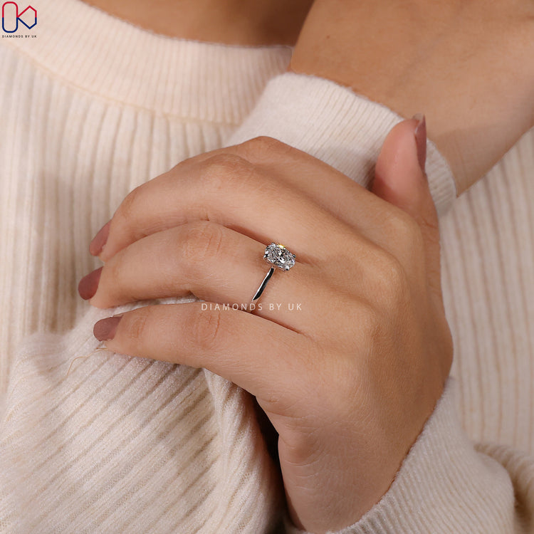 Customize ring with handmade jewellery.
