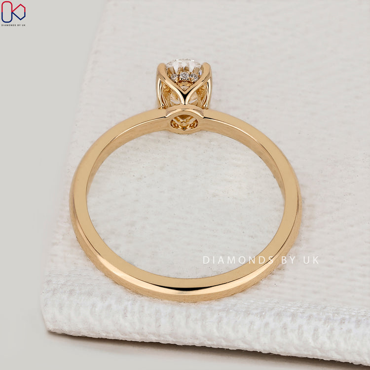 IGI Certified oval diamond solitaire ring design.