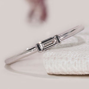 Baguette Diamond Wedding Band in Solitaire Style