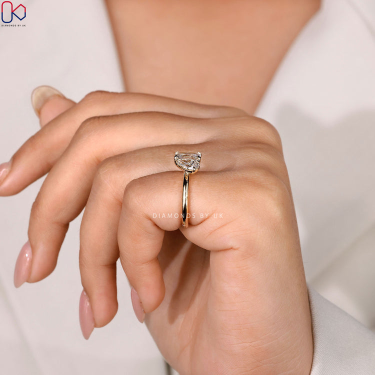 Toi et Moi ring with secure claw prong setting.