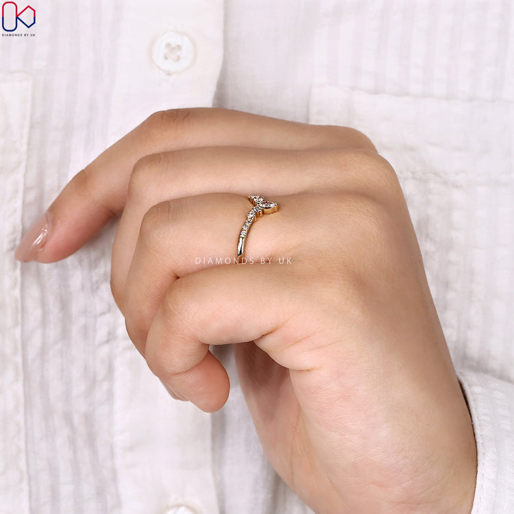 Lab grown round and marquise diamond chevron band.
