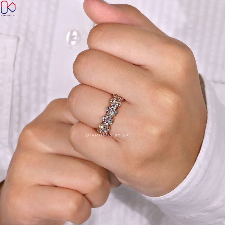 Diamondsbyuk round diamond band with cluster style.