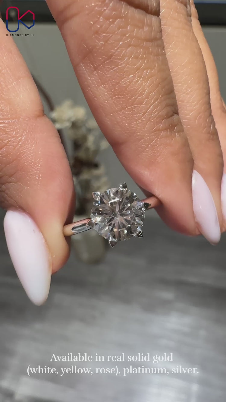 Lab-grown diamond ring in a sustainable design.
