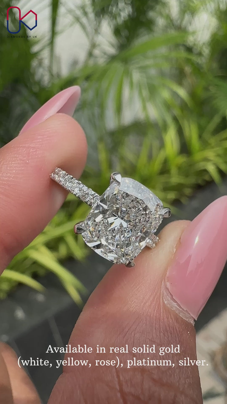 Pave setting ring with round cut pave setting.
