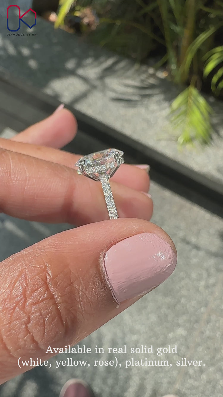 Hidden halo diamond ring with a Lab Grown Diamond.
