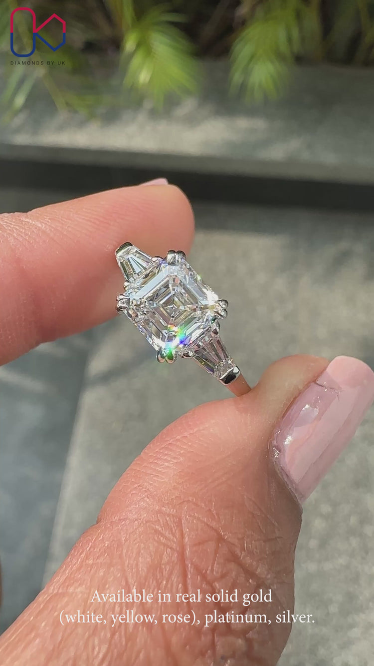 Double Claw Prong Setting for secure elegance.
