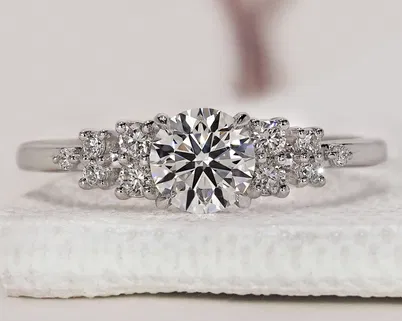 Side Stones Rings image